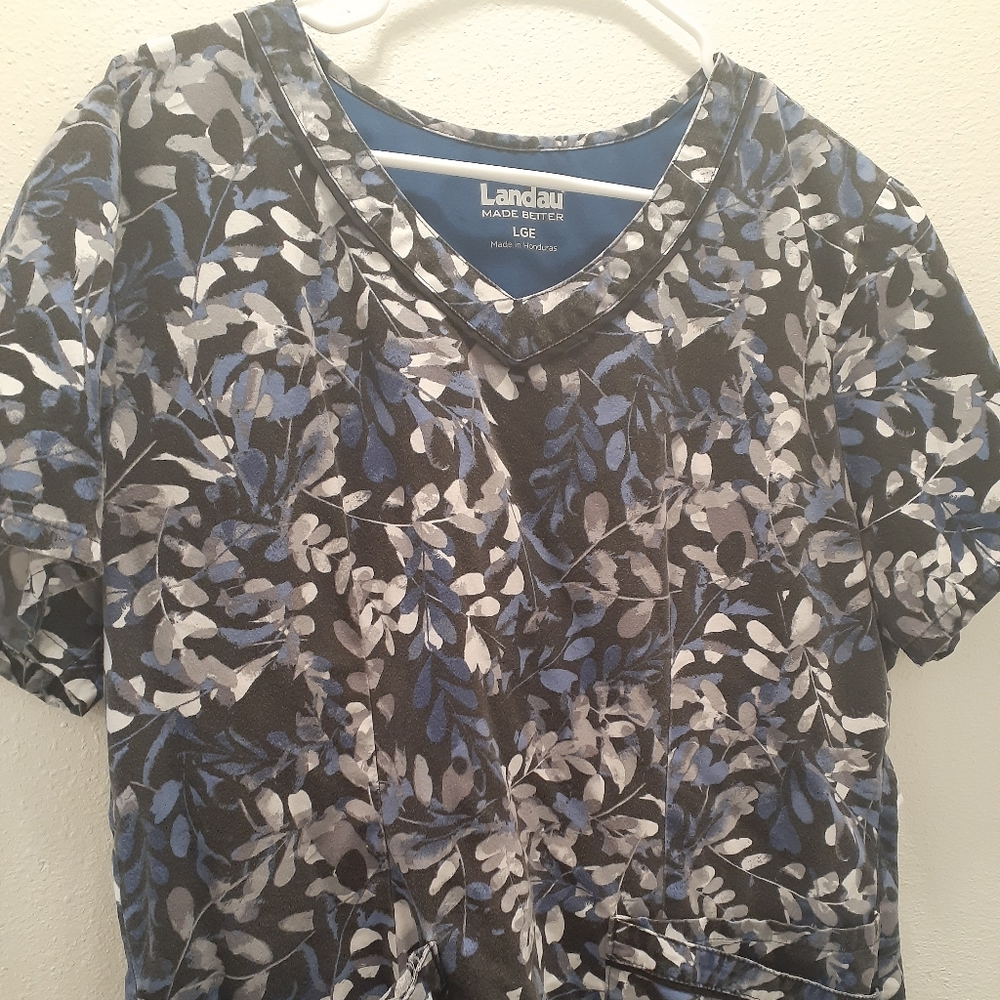 Scrub set - Picture 2 of 2
